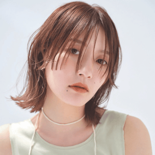 暖かみの中に透明感を宿す、やわらかなWARMカラー。シアーナチュラル ウォーム。